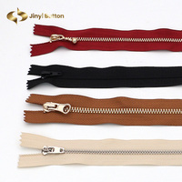 Fermetures éclair personnalisées en plastique et nylon avec dents moulées et curseurs robustes pour vestes, vêtements de travail, sacs et uniformes – Fabrication Jinyi