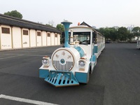 Train touristique urbain de style vintage, installations de loisirs, train touristique sans rails