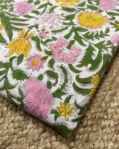 Tela de Algodón Suave Hecha a Mano de Primera Calidad con Estampado Floral Moderno de Jaipur, Material para Bolsos y Cortinas, Tela Ligera para Vestidos - Product Image 3