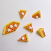 Nouvelle Collection : 100 Pièces/Sac de Figurines Miniatures de Gâteaux et Desserts Triangulaires (19*22MM) pour Maisons de Poupées et Décoration de Jardins Féeriques
