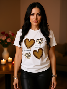 T-shirt da donna a maniche corte per San Valentino, girocollo, stampa cuore leopardato, casual, traspirante, in jersey 100% cotone - Product Image 2