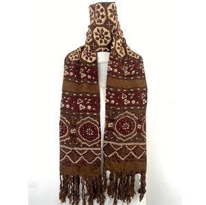 Bloc à main doux Ryon Ajrakh Print Stole Tissu lavable en machine de qualité supérieure idéal pour les cadeaux et le style quotidien - Product Image 6