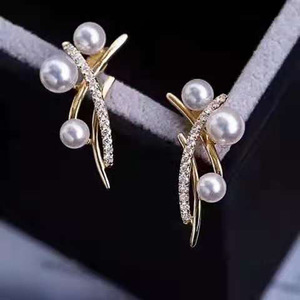 Orecchini a Perno con Nappine a Linea Incrociata Ispirati alle Perle Barocche per Donna, Gioielli Eleganti alla Moda, Vendita all'Ingrosso - Product Image 1