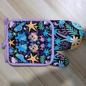Juego de Guantes de Cocina y Porta Ollas de Algodón Personalizados - Resistentes al Calor y Ecológicos en Varios Colores - Product Image 3