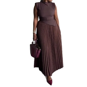 Conjunto de 2 Piezas de Moda Africana de Estilo Nuevo para Mujer, Top Corto Asimétrico sin Mangas de Color Sólido y Falda Plisada - Product Image 1