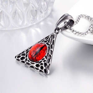 Nuova Collana con Ciondolo in Acciaio al Titanio Stile Hip-hop Europeo e Americano 2026, Design Occhi del Diavolo e Triangolo Infernale, per Uomo e Donna - Product Image 3