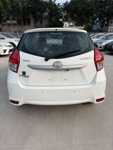 <span class=keywords><strong>Toyota</strong></span> <span class=keywords><strong>Yaris</strong></span> d'<span class=keywords><strong>occasion</strong></span>, <span class=keywords><strong>moteur</strong></span> 1.5L, immatriculée en 2015, fournit des documents d'exportation complets pour l'Afrique - Product Image 6