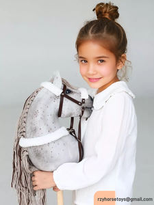 <span class=keywords><strong>DR</strong></span> Groothandel Hobbypaard Pluche Handgemaakte Houten Wielen Realistische Neighing Galoppeergeluiden Rijdier Speelgoed voor Kinderen - Product Image 2