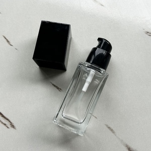 Flacon pompe en verre violet personnalisé de 30 ml à fond épais pour sérum et huile de soin du visage, avec pompe dorée et compte-gouttes - Product Image 4