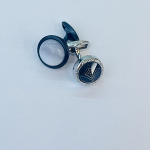 Suministro directo de fábrica, <span class=keywords><strong>gemelos</strong></span> de uñas de manga clásica hechos a mano con hebillas de cuello pequeño, colección de botones lavables Premium - Product Image 4