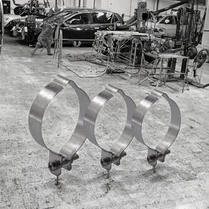 Collier de serrage en acier inoxydable de type O, support en forme de U, vis de fixation au sol, sangle à deux trous, finition en zinc, collier de serrage pour tuyau en aluminium - Personnalisable par OEM - Product Image 2