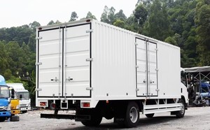 Camion Furgonato ISUZU Leggero 4x2 a 6 Ruote, Apertura Bilaterale, Capacità 10 Tonnellate, Motore Diesel Nuovo Yuchai - Product Image 4