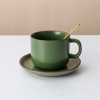 Mug personnalisé EKA nordique avec logo Tasses en céramique de luxe pour restaurant Tasses à thé en grès Ensemble tasses à café et soucoupes