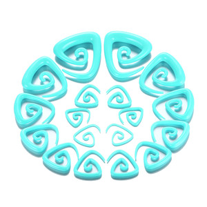 Nuevos y populares plugs acrílicos en espiral con forma de triángulo irregular para túneles de oreja, expansores, estiradores, aretes de hip-hop, calibradores, joyería de piercing con personalidad - Product Image 1