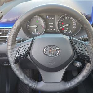 Auto Usado de Alta Calidad, <span class=keywords><strong>Toyota</strong></span> CHR Híbrido, Económico, <span class=keywords><strong>2023</strong></span>, Asientos de Cuero, Volante a la Izquierda, <span class=keywords><strong>TOYOTA</strong></span> - Product Image 4