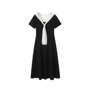 เดรสลูกไม้คอโอทรงพอดีตัว Happy Plus สีดำ ไซส์พลัสสำหรับผู้หญิง เดรสสีพื้นแขนสั้นตัดกัน - Product Image 2