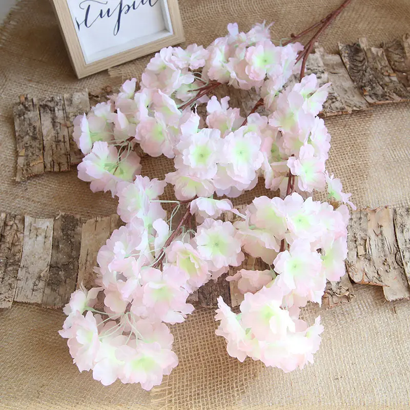 売れ筋デザイン人工桜と梨の花の枝ウェディングシルク造花