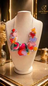 Collier en résine Éternelle Fleurie, Pendentif Résine Rêve de Pétales, Collier Souffle du Jardin, Pendentif Résine Éclat Floral, Résine Goutte de Nature - Product Image 2