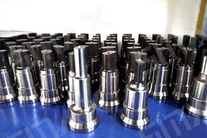 Machine hydraulique multifonctionnelle Q35Y 65T pour poinçonnage, encochage et cisaillement - Product Image 4