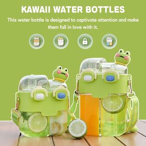 Bouteille d'eau en plastique colorée pour enfants, 760 ml, double compartiment, motif dessin animé, mignonne et populaire, en promotion - Product Image 5