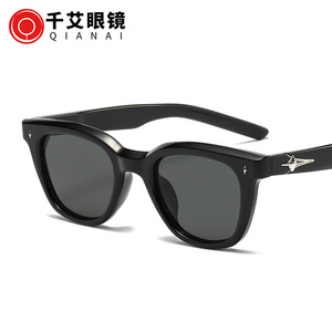 Gm แว่นกันแดดทรงสี่เหลี่ยมสำหรับผู้หญิง กรอบสีดำ เลนส์ Ac ป้องกันรังสียูวี 400 ประเภท 3 แว่นกันแดดแฟชั่นสไตล์สตรีท - Product Image 3