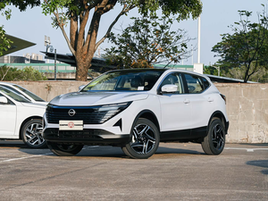 Nissan Qashqai Classic 2025, SUV Compacto de 2.0L, Interior Claro, Transmisión Automática CVT, 5 Plazas, Tracción en 2 Ruedas, con Opciones de Combustible Eléctrico y Gasolina - Product Image 3