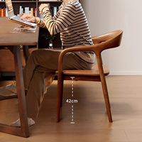 Chaise de salle à manger en bois, chaise de café décontractée, fauteuil simple, chaise de bureau, chaise de bureau Pusun en PU, vente en gros, mobilier nordique solide, mobilier moderne pour la maison