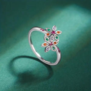 T0441 Anello in Argento 925 a Forma di Fiore con Gemma e Cristalli, Montatura a Griffe per Uso Quotidiano Femminile - Product Image 1