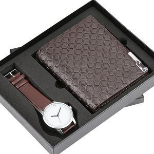 Magnifiquement boîte-cadeau emballée ensemble de cadeaux d'affaires de 2 pièces pour hommes cadeau de Noël montre de luxe à bracelet en cuir PU <span class=keywords><strong>portefeuille</strong></span> court solide - Product Image 1