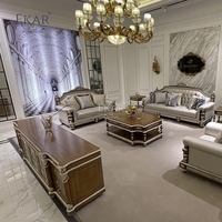 Meuble TV de style Empire américain doré |   Console multimédia classique de luxe avec urne-médaillon - EKAR FURNITURE