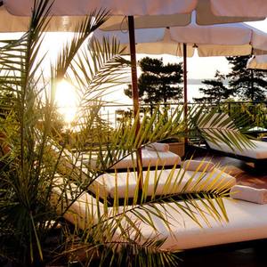 Sillas de Playa Populares de Color Personalizado, Muebles de Exterior de Ratán, <span class=keywords><strong>Tumbona</strong></span> Individual <span class=keywords><strong>con</strong></span> Mesa de Centro, <span class=keywords><strong>Tumbona</strong></span> para Tomar el Sol Junto a la Piscina - Product Image 4