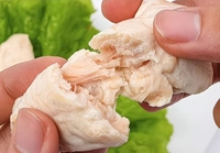 Friandises pour animaux de compagnie au poulet vapeur, boîte de 12 paquets, 3 saveurs : Original, Lait de chèvre, Herbe à chat, Poulet tendre, Snacks naturels, Vente en gros OEM