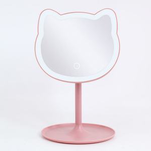 Miroir de maquillage LED rose en verre rétroéclairé avec motif de chat, sur pied pour salle de bain - Product Image 4