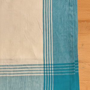 Serviette brodée florale pour accessoires de vaisselle Serviette en tissu brodée à la main - Product Image 1