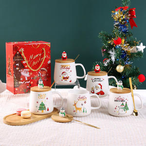 Vente en gros - Tasse à café en céramique de Noël avec couvercle et cuillère, motif Père Noël, coffret cadeau pour tasses à thé et soucoupes - Product Image 6