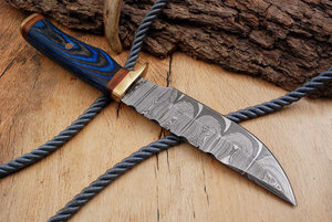 Cuchillo de Caza Damasco Hecho a Mano Personalizado, Hoja Fija Afilada como una Navaja con Mango Ergonómico de Madera, Cuchillo de Caza de Acero Damasco Premium - Product Image 5