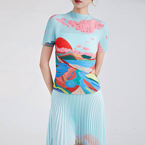 เสื้อยืด2025จีบเข้ารูปยืดหยุ่นสูงสำหรับผู้หญิงคอลเลคชั่นฤดูร้อนเสื้อแขนสั้นพิมพ์ลายการ์ตูนเรขาคณิตเป็นมิตรกับสิ่งแวดล้อม - Product Image 5