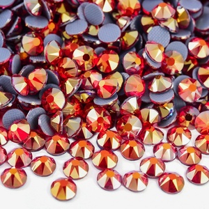OLeeya 2088 Strass Premium en Cristal Thermocollants à Dos Plat, 8 Pierres Grandes, 8 Pierres Petites, 16 Facettes, Tailles SS10-SS30 pour Bricolage, Artisanat et Décoration d'Ongles - Product Image 3