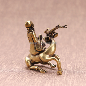 Incienso de latón insertado en los adornos de decoración de oficina del quemador de incienso de bronce para <span class=keywords><strong>la</strong></span> vieja Niña de cumpleaños montando ciervo. - Product Image 5