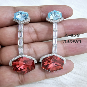 Boucles d'oreilles élégantes élégantes en diamant américain pour femmes pour la fête, le mariage et l'usure quotidienne en laiton. - Product Image 1