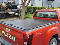 Couverture de benne rigide rétractable manuelle en alliage d'aluminium étanche à prix abordable pour pick-up 4x4 Isuzu DMAX