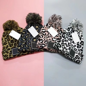 Big Brand Women Knit Beanie diseñador Chunky Baggy Hat con Faux Fur Pom Winter Hat - Product Image 1