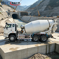 Camion malaxeur à béton mobile SINOTRUK 6x4 avec moteur diesel puissant de 10 L et lames de mélange en spirale anti-usure pour les fondations de maisons