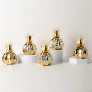 Nouveau design de 50ml en forme de citrouille de luxe en verre doré électrolytique Flacon vaporisateur de parfum classe