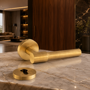 Manija de Puerta con Acabado Mate Antiguo y Diseño de Rosa, Herraje Interior Elegante para Puertas Residenciales, Comerciales y de Oficina - Product Image 3