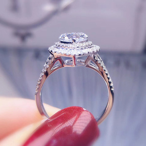 Anello a Forma di Cuore con Cristalli Incastonati per Donne, Accessorio Romantico per Uso Quotidiano e Feste - Product Image 6
