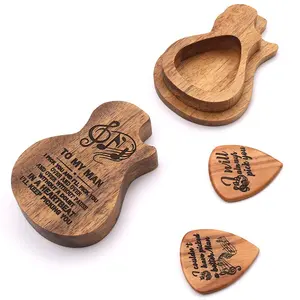 Ahşap toplayıcı tutucu gitar seçim kutusu ile 2 adet Plectrum Mediator ahşap gitar seçtikleri