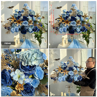 Dkb Koningsblauwe Kunstmatige Bloemenbal Decoratieve Blauwe Roos En Gouden Lelie Ontwerp Bloemstuk Voor Bruiloft Bloemenlay-Out