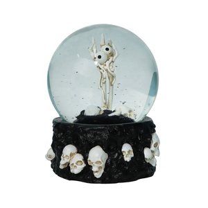 Globe à neige d'Halloween personnalisé en résine, décoration intérieure, production de globe à neige effrayant, cadeau en résine, globe à eau ODM/OEM - Product Image 4