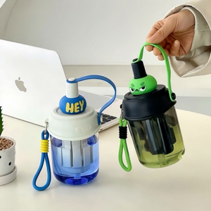 Nouvelle Tasse à Paille Portable Mignonne pour Enfants, Design Tendance avec Housse de Transport Épaissie, Idéale pour Boire Directement lors des Fêtes Aquatiques - Product Image 2